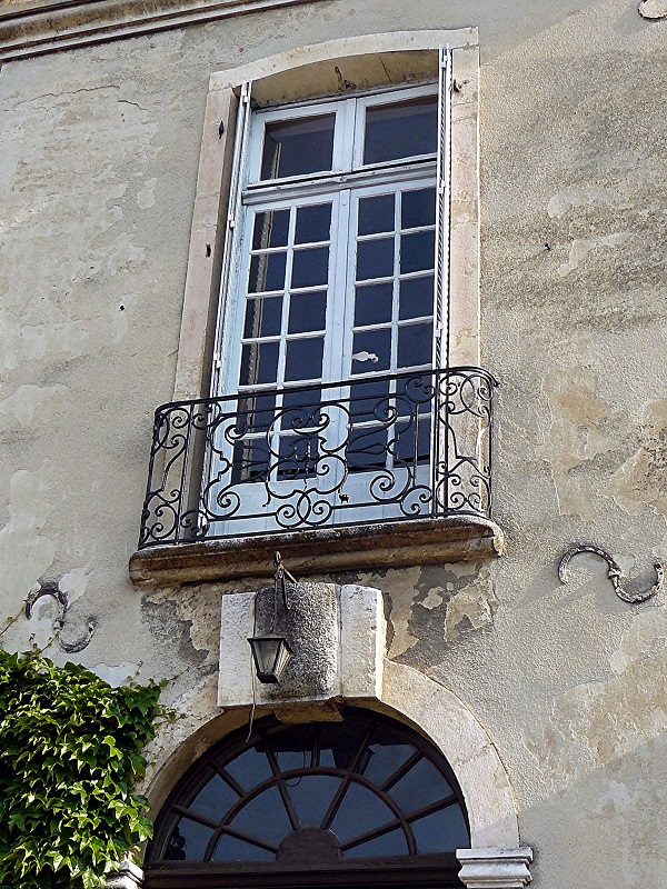 Fenêtre de la maison de Brosses