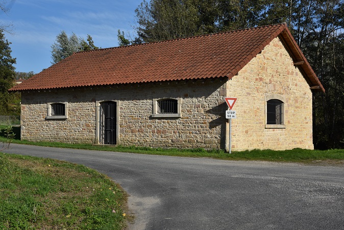 lavoir de Neuville-les-Dames